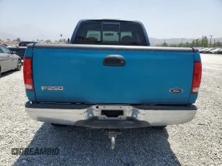 1998 Ford F-250 z VIN 1FTPX28L0WKB51597, wystawiony jako Copart lot #61813065 z przebiegiem 206 958 mil mil oraz Szkoda całkowita • Salvage title. Historia ofert i sprzedaży dostępna na DreamBid. Obrazek 6.