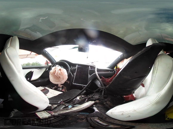 2019 Tesla Model S 75D с VIN 5YJSA1E21KF304075, выставлен на аукционе IAAI как лот 41193021 с пробегом 88 432 миль миль и . История ставок и продаж доступна на DreamBid. Изображение 18.