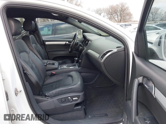2015 Audi Q7 S line Prestige z VIN WA1DGAFE4FD031348, wystawiony jako IAAI lot #41513171 z przebiegiem 139 013 mil mil oraz . Historia ofert i sprzedaży dostępna na DreamBid. Obrazek 5.
