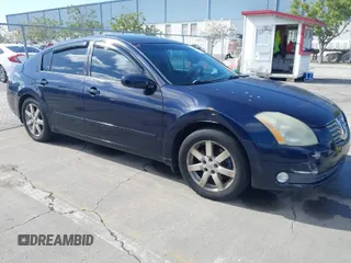 2004 Nissan Maxima SL with VIN 1N4BA41E64C861846, listed as a IAAI auction lot 41911687 with 218,668 mi miles. Bid and sale history available at carsss.com. Image 1.