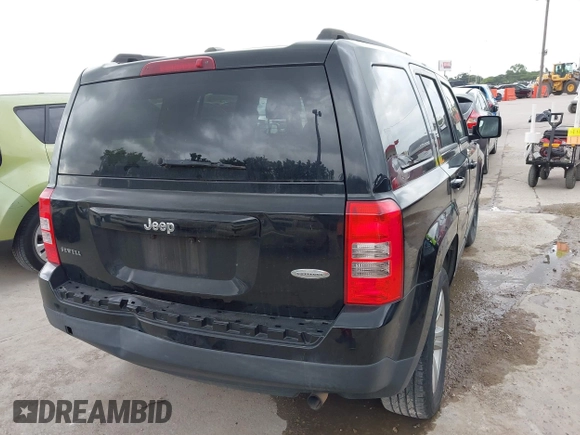 2016 Jeep Patriot Latitude z VIN 1C4NJPFB9GD584308, wystawiony jako IAAI lot #42534222 z przebiegiem 179 239 mil mil oraz . Historia ofert i sprzedaży dostępna na DreamBid. Obrazek 4.