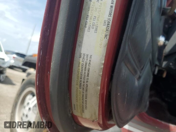 1987 Jeep Wrangler z VIN 2BCCV8137HB529480, wystawiony jako Copart lot #60081245 z przebiegiem 717 279 mil mil oraz Czysty tytuł • Clean title. Historia ofert i sprzedaży dostępna na DreamBid. Obrazek 12.