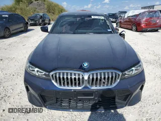2024 BMW 3 Series 330e with VIN 3MW39FF01R8E69367, listed as a Copart auction lot 67118224 with 1,051 mi miles and Salvage Title. Bid and sale history available at carsss.com. Image 5.