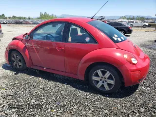 2006 Volkswagen New Beetle Coupe with VIN 3VWRG31CX6M417819, listed as a Copart auction lot 61527184 with 199,833 mi miles and Salvage Title. Bid and sale history available at carsss.com. Image 2.