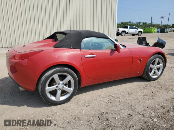 2007 Pontiac Solstice z VIN 1G2MB35BX7Y137681, wystawiony jako Copart lot #67002804 z przebiegiem 133 295 mil mil oraz Szkoda całkowita • Salvage title. Historia ofert i sprzedaży dostępna na DreamBid. Obrazek 3.