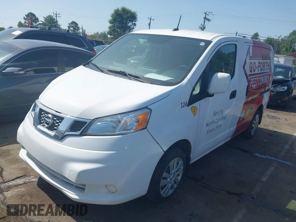 2017 Nissan NV200 S z VIN 3N6CM0KN1HK703120, wystawiony jako IAAI lot #40017819 z przebiegiem 108 983 mil mil oraz . Historia ofert i sprzedaży dostępna na DreamBid. Obrazek 2.