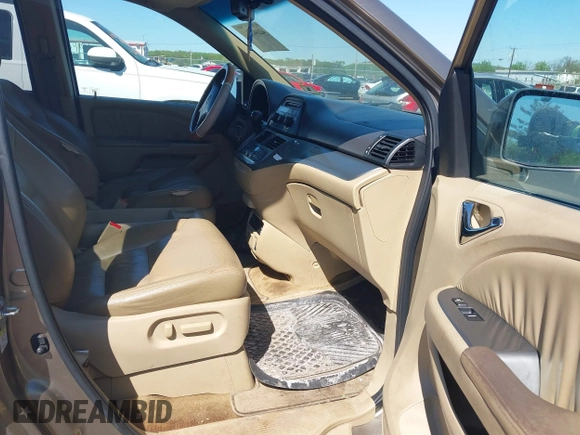 2008 Honda Odyssey EX-L with VIN 5FNRL38768B405469, listed as a IAAI auction lot 42142011 with 132,362 mi miles. Bid and sale history available at carsss.com. Image 5.