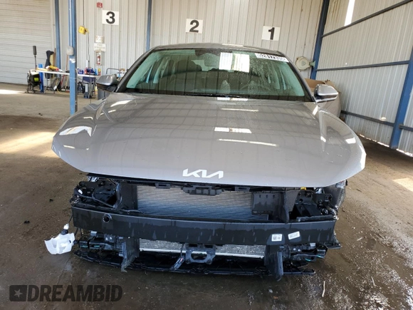2025 Kia K4 LXS with VIN 3KPFT4DE8SE038309, listed as a Copart auction lot 52817335 with 4,658 mi miles and Non Repairable. Bid and sale history available at carsss.com. Image 5.