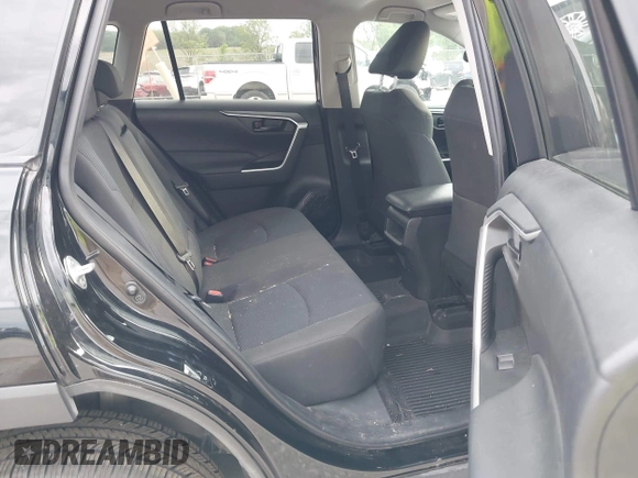 2021 Toyota RAV4 LE z VIN 2T3F1RFV8MW228120, wystawiony jako IAAI lot #42626299 z przebiegiem 72 786 mil mil oraz . Historia ofert i sprzedaży dostępna na DreamBid. Obrazek 8.