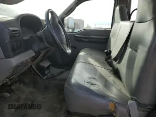 2005 Ford F-350 XL с VIN 1FDSF34595EC82207, выставлен на аукционе Copart как лот 81135964 с пробегом Не указан миль и Списание • Salvage title. История ставок и продаж доступна на DreamBid. Изображение 7.