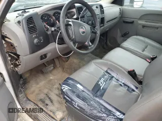2014 GMC Sierra 1500 with VIN 1GT01ZC88EF185972, listed as a Copart auction lot 44773564 with 369,968 mi miles and Salvage Title. Bid and sale history available at DreamBid. Image 8.