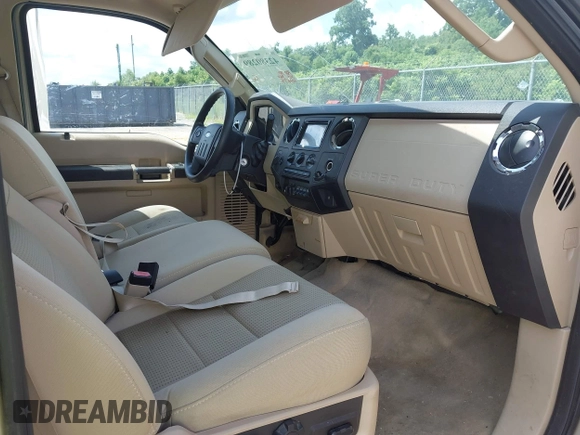 2008 Ford F-250 XL z VIN 1FTSW21R78EB62299, wystawiony jako IAAI lot #42380289 z przebiegiem 101 675 mil mil oraz . Historia ofert i sprzedaży dostępna na DreamBid. Obrazek 5.