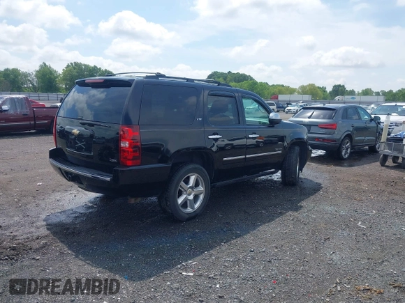 2009 Chevrolet Tahoe LTZ z VIN 1GNFK33059R297641, wystawiony jako IAAI lot #42099230 z przebiegiem 226 402 mil mil oraz . Historia ofert i sprzedaży dostępna na DreamBid. Obrazek 4.