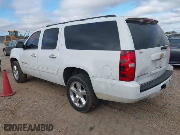 2014 Chevrolet Suburban LT with VIN 1GNSCJE02ER135926, listed as a IAAI auction lot 40675403 with 240,683 mi miles. Bid and sale history available at carsss.com. Image 3.