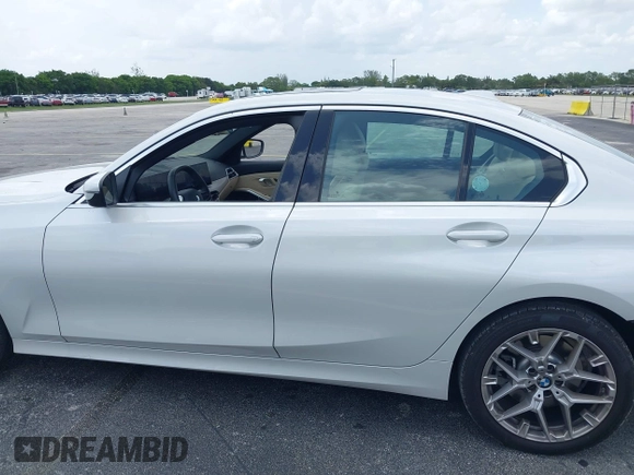 2025 BMW 3 Series 330i with VIN 3MW69CW0XS8F32371, listed as a IAAI auction lot 42630553 with 11,417 mi miles and . Bid and sale history available at DreamBid. Image 15.