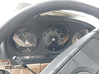 1989 Mercedes-Benz 560 with VIN WDBBA48D8KA098792, listed as a IAAI auction lot 41929891 with 160,351 mi miles. Bid and sale history available at carsss.com. Image 7.