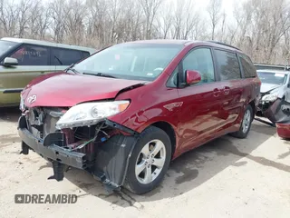 2011 Toyota Sienna LE AAS with VIN 5TDKK3DC7BS007097, listed as a IAAI auction lot 41802056 with 170,471 mi miles. Bid and sale history available at carsss.com. Image 18.