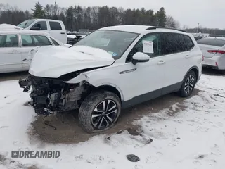 2022 Volkswagen Tiguan S with VIN 3VV0B7AX2NM125909, listed as a IAAI auction lot 41219381 with 40,886 mi miles. Bid and sale history available at carsss.com. Image 2.