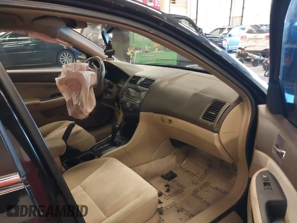 2005 Honda Accord LX z VIN 1HGCM56405A124605, wystawiony jako IAAI lot #41291090 z przebiegiem 206 762 mil mil oraz . Historia ofert i sprzedaży dostępna na DreamBid. Obrazek 5.