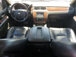 2007 Chevrolet Suburban LT with VIN 1GNFC16057J171613, listed as a Copart auction lot 60154525 with 226,291 mi miles and Salvage title. Bid and sale history available at DreamBid. Image 8.