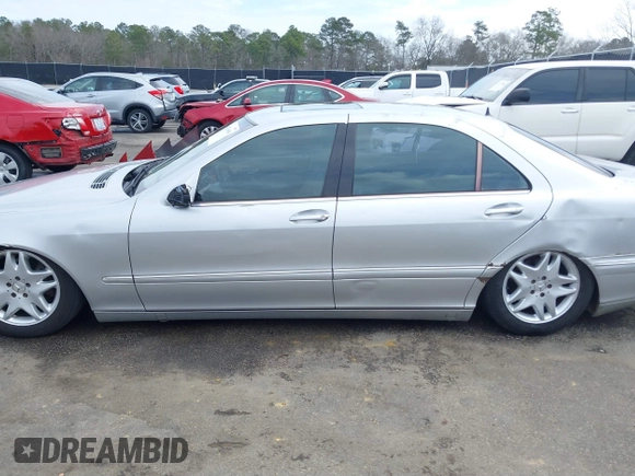 2003 Mercedes-Benz S-Class 4.3L with VIN WDBNG70J23A317424, listed as a IAAI auction lot 41716056 with 175,616 mi miles. Bid and sale history available at carsss.com. Image 14.