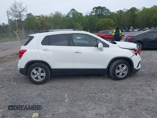2019 Chevrolet Trax LT with VIN 3GNCJLSB7KL135287, listed as a IAAI auction lot 41982826 with 132,263 mi miles and . Bid and sale history available at carsss.com. Image 13.