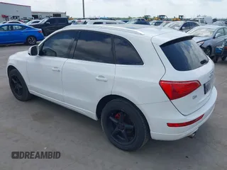 2010 Audi Q5 Premium Plus z VIN WA1LKAFPXAA030615, wystawiony jako IAAI lot #42508367 z przebiegiem 174 767 mil mil oraz . Historia ofert i sprzedaży dostępna na DreamBid. Obrazek 3.