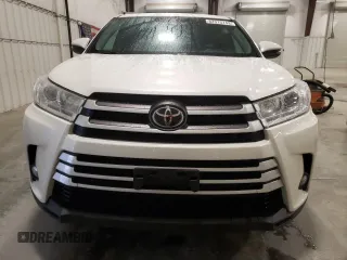 2019 Toyota Highlander LE with VIN 5TDBZRFH7KS737812, listed as a Copart auction lot 42648664 with 42,251 mi miles and Non repairable. Bid and sale history available at DreamBid. Image 5.