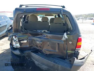 2007 Ford Escape XLT с VIN 1FMYU93197KB68777, выставлен на аукционе IAAI как лот 41996027 с пробегом 206 497 миль миль и . История ставок и продаж доступна на DreamBid. Изображение 16.