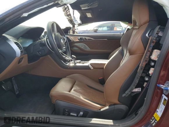 2022 BMW M8 Competition z VIN WBSAE0C04NCJ11232, wystawiony jako Copart lot #72020954 z przebiegiem Nie podano mil oraz Szkoda całkowita • Salvage title. Historia ofert i sprzedaży dostępna na DreamBid. Obrazek 7.