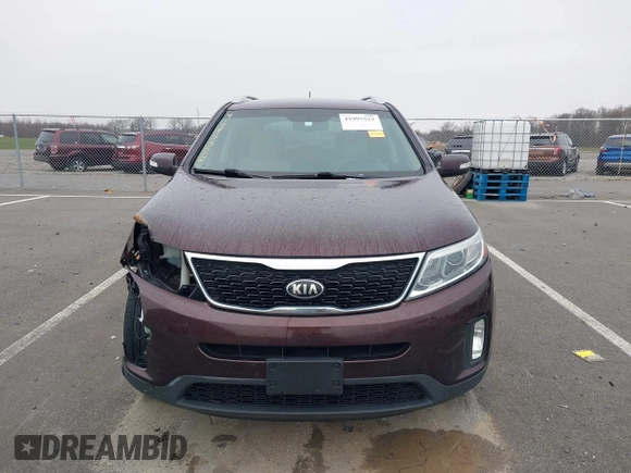 2015 Kia Sorento LX with VIN 5XYKTCA61FG568054, listed as a IAAI auction lot 41995522 with 229,631 mi miles. Bid and sale history available at carsss.com. Image 12.