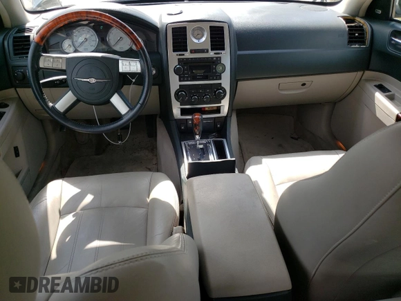 2005 Chrysler 300 C z VIN 2C3AA63H05H576779, wystawiony jako Copart lot #41818983 z przebiegiem Nie podano mil oraz Szkoda całkowita • Salvage title. Historia ofert i sprzedaży dostępna na DreamBid. Obrazek 8.