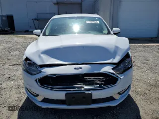 2018 Ford Fusion SE with VIN 3FA6P0LU6JR190317, listed as a Copart auction lot 52308055 with 112,481 mi miles and Clean Title. Bid and sale history available at DreamBid. Image 5.