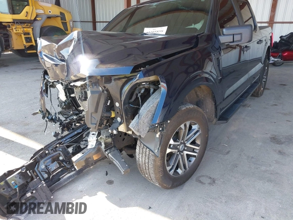 2023 Ford F-150 XL z VIN 1FTEW1CPXPFC16643, wystawiony jako IAAI lot #42205858 z przebiegiem Nie podano mil oraz . Historia ofert i sprzedaży dostępna na DreamBid. Obrazek 17.