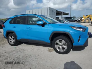 2021 Toyota RAV4 XLE with VIN 2T3W1RFV8MW118944, listed as a Copart auction lot 60824465 with 98,090 mi miles and Salvage title. Bid and sale history available at DreamBid. Image 4.