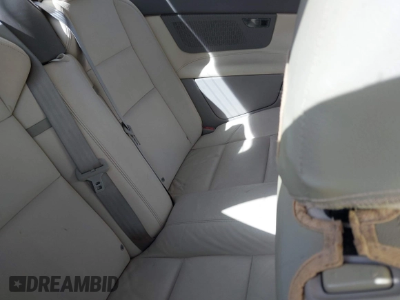2010 Volvo C70 with VIN YV1672MC4AJ092225, listed as a IAAI auction lot 41706918 with 87,902 mi miles. Bid and sale history available at carsss.com. Image 8.