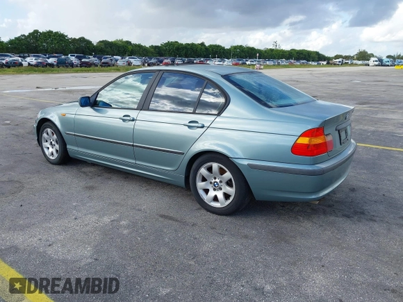 2005 BMW 3 Series 325i with VIN WBAEV33415KW16936, listed as a IAAI auction lot 41094134 with 208,794 mi miles. Bid and sale history available at carsss.com. Image 3.