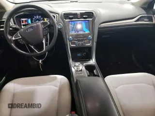 2020 Ford Fusion SE with VIN 3FA6P0HD8LR220834, listed as a Copart auction lot 63946975 with 131,475 mi miles and Clean title. Bid and sale history available at DreamBid. Image 8.