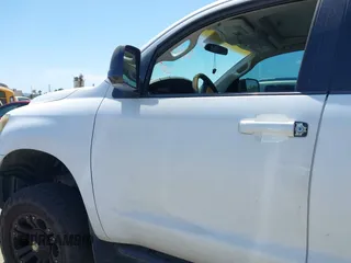 2008 Toyota Tundra z VIN 5TFEV54118X038542, wystawiony jako IAAI lot #42265229 z przebiegiem 148 546 mil mil oraz . Historia ofert i sprzedaży dostępna na DreamBid. Obrazek 6.