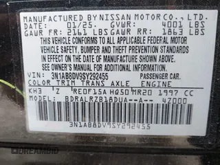 2025 Nissan Sentra SR with VIN 3N1AB8DV9SY292455, listed as a IAAI auction lot 42118993 with 4,022 mi miles and . Bid and sale history available at DreamBid. Image 9.