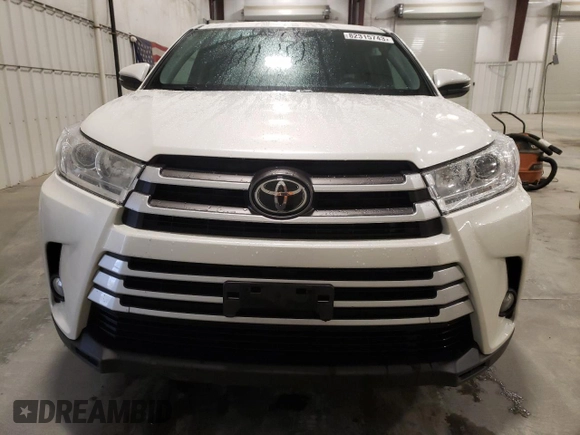 2019 Toyota Highlander LE with VIN 5TDBZRFH7KS737812, listed as a Copart auction lot 42648664 with 42,251 mi miles and Non repairable. Bid and sale history available at DreamBid. Image 5.