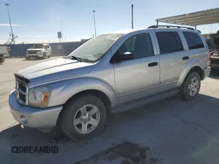 2005 Dodge Durango SLT z VIN 1D4HD48D75F552866, wystawiony jako Copart lot #45792795 z przebiegiem 166 531 mil mil oraz Czysty tytuł • Clean title. Historia ofert i sprzedaży dostępna na DreamBid. Obrazek 1.