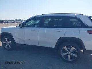 2025 Jeep Grand Cherokee Limited with VIN 1C4RJHBG7SC272351, listed as a IAAI auction lot 42331840 with 13,862 mi miles and . Bid and sale history available at DreamBid. Image 14.