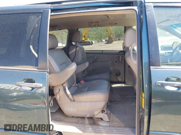2005 Toyota Sienna XLE with VIN 5TDBA22C75S051329, listed as a IAAI auction lot 42147864 with 187,831 mi miles. Bid and sale history available at carsss.com. Image 8.