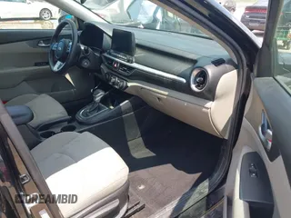 2021 Kia Forte LXS z VIN 3KPF24AD7ME264763, wystawiony jako IAAI lot #42477136 z przebiegiem 48 667 mil mil oraz . Historia ofert i sprzedaży dostępna na DreamBid. Obrazek 5.