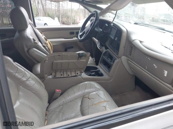 2003 Chevrolet Tahoe LT with VIN 1GNEC13Z73J206953, listed as a IAAI auction lot 41257879 with 186,590 mi miles. Bid and sale history available at carsss.com. Image 5.