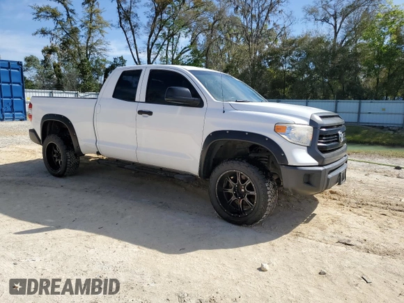 2016 Toyota Tundra SR z VIN 5TFRM5F14GX096547, wystawiony jako Copart lot #48736635 z przebiegiem 130 236 mil mil oraz Szkoda całkowita • Salvage title. Historia ofert i sprzedaży dostępna na DreamBid. Obrazek 4.