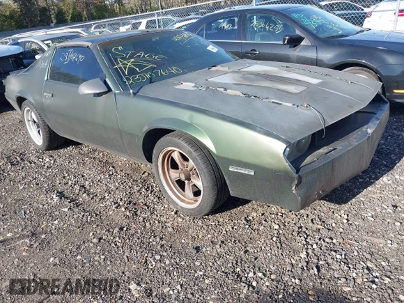 1987 Chevrolet Camaro z VIN 1G1FP21H9HN123969, wystawiony jako IAAI lot #42136912 z przebiegiem 97 026 mil mil oraz . Historia ofert i sprzedaży dostępna na DreamBid. Obrazek 1.