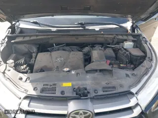 2018 Toyota Highlander LE with VIN 5TDBZRFH4JS881820, listed as a IAAI auction lot 41764445 with 133,174 mi miles. Bid and sale history available at carsss.com. Image 10.