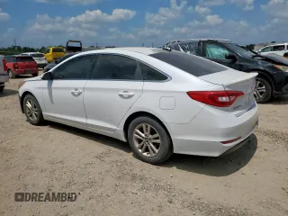 2015 Hyundai Sonata SE z VIN 5NPE24AF0FH004426, wystawiony jako Copart lot #57031915 z przebiegiem 73 493 mil mil oraz Szkoda całkowita • Salvage title. Historia ofert i sprzedaży dostępna na DreamBid. Obrazek 2.